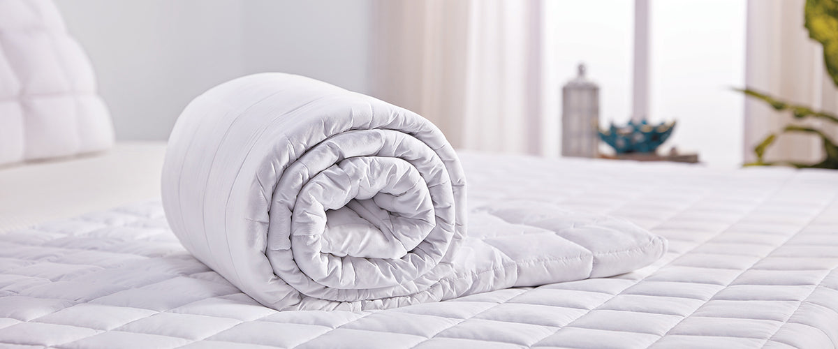 Comforter Vs Blankets: An Informative Guide for Restorative Sleep